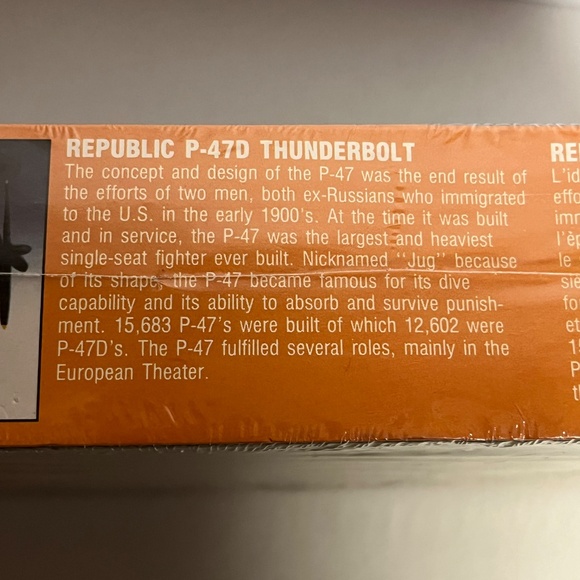 AMT Ertl P-47D Thunderbolt Model Plane Kit 1:48 scale Model 8886 1990 Sealed Box - Picture 7 of 11
